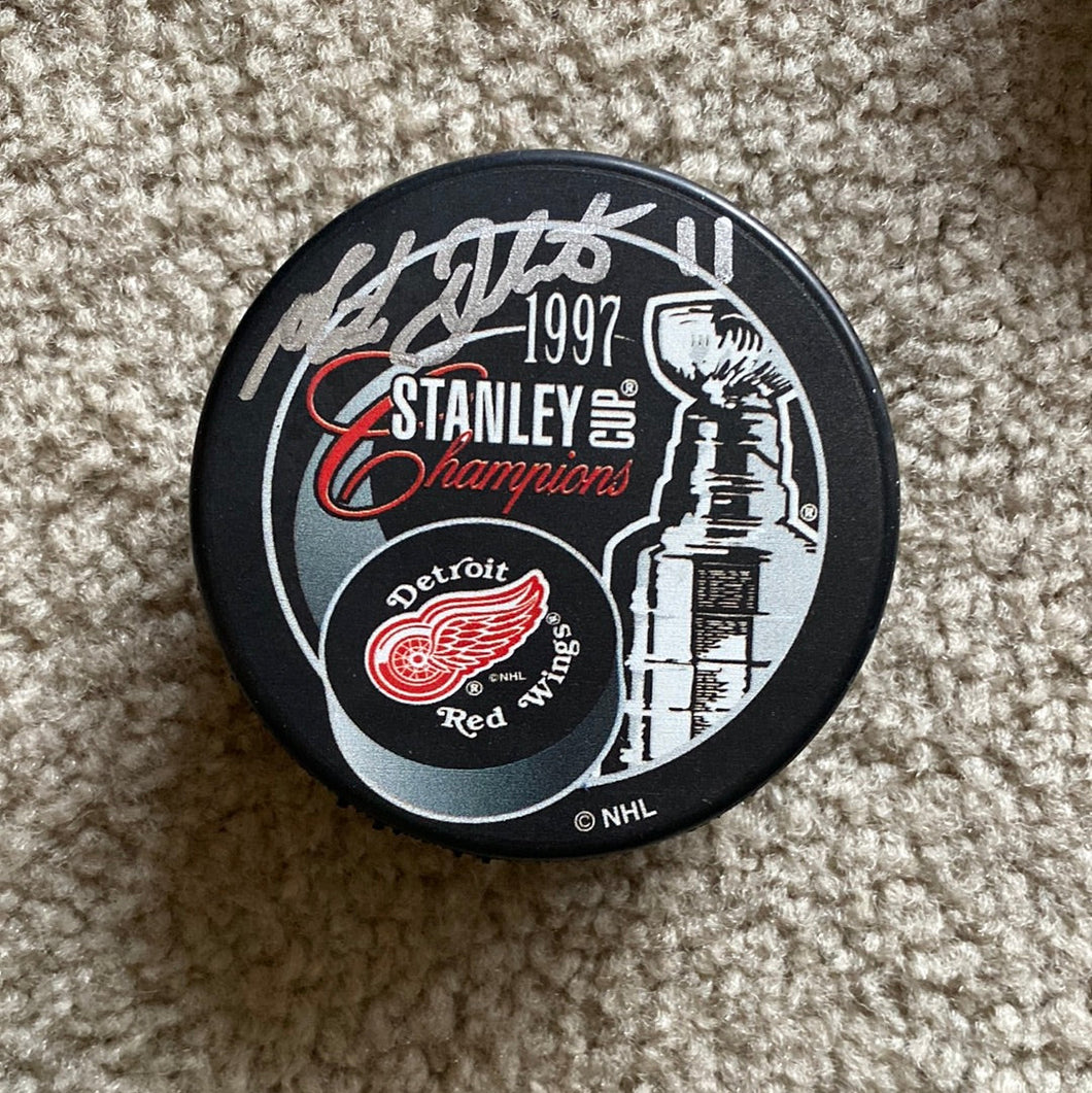 Matthieu Dandenault - Autographed Puck Detroit Red Wings