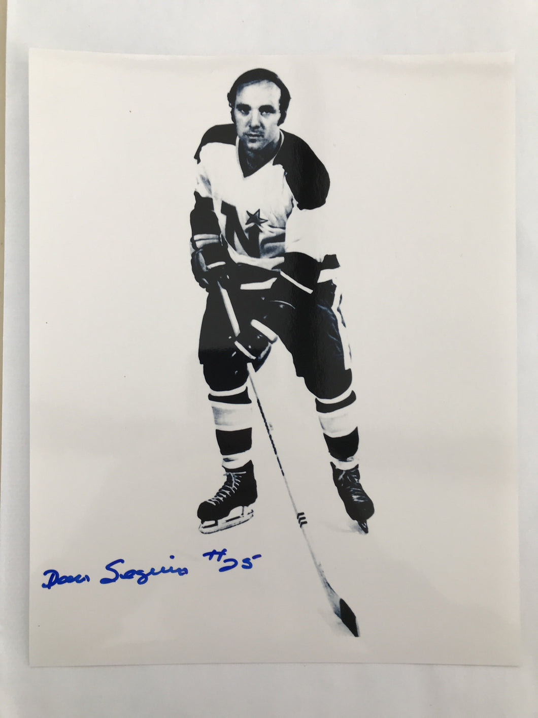 Dan Seguin - Autographed Minnesota 8X10 Photo