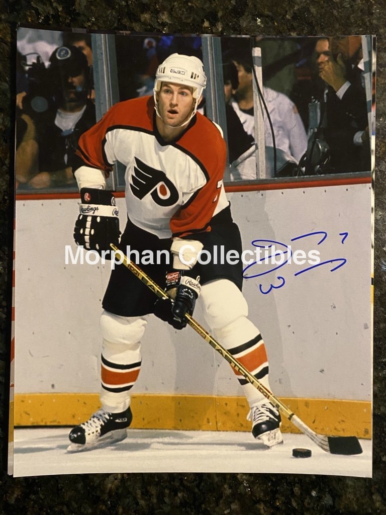 Jay Wells - Autographed 8X10 Photo Philadelphia Flyers
