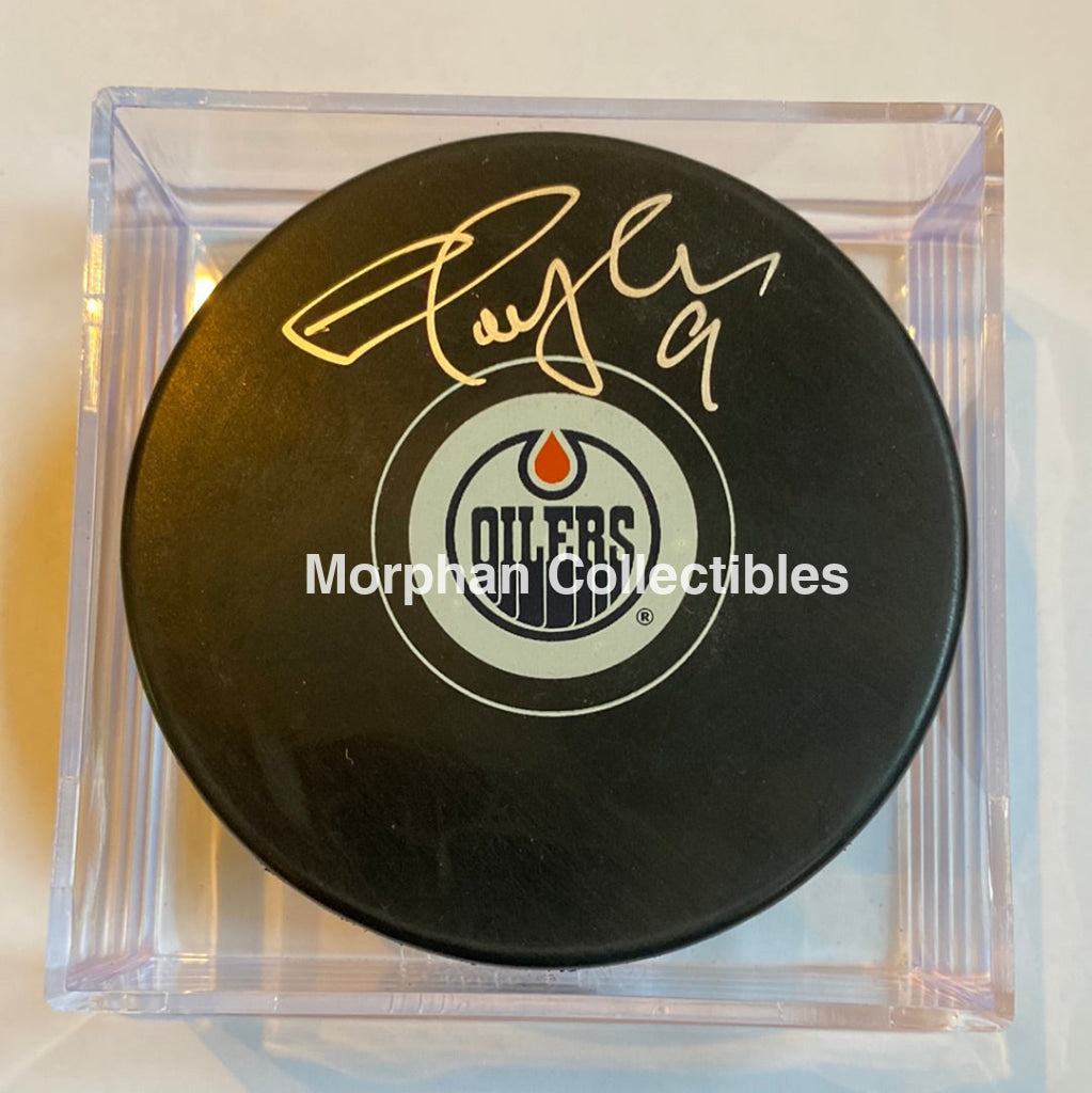 Shayne Corson - Autographed Edmonton Oilers Puck